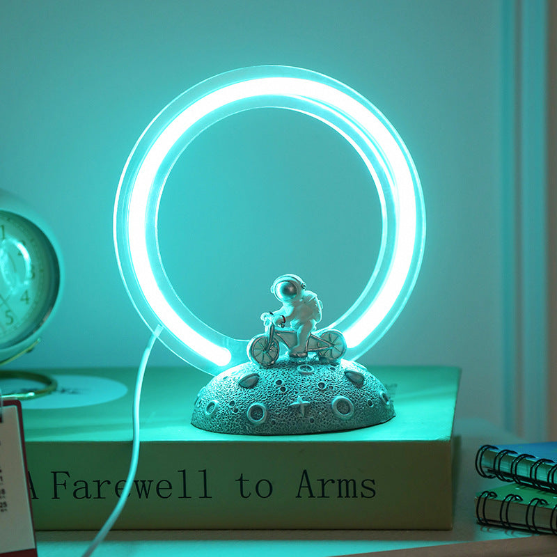 Creative LED Astronaut Lamp