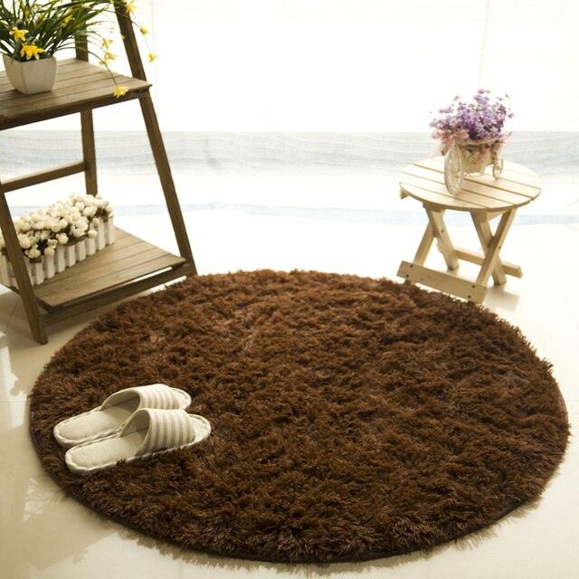 Tapis rond en fausse fourrure