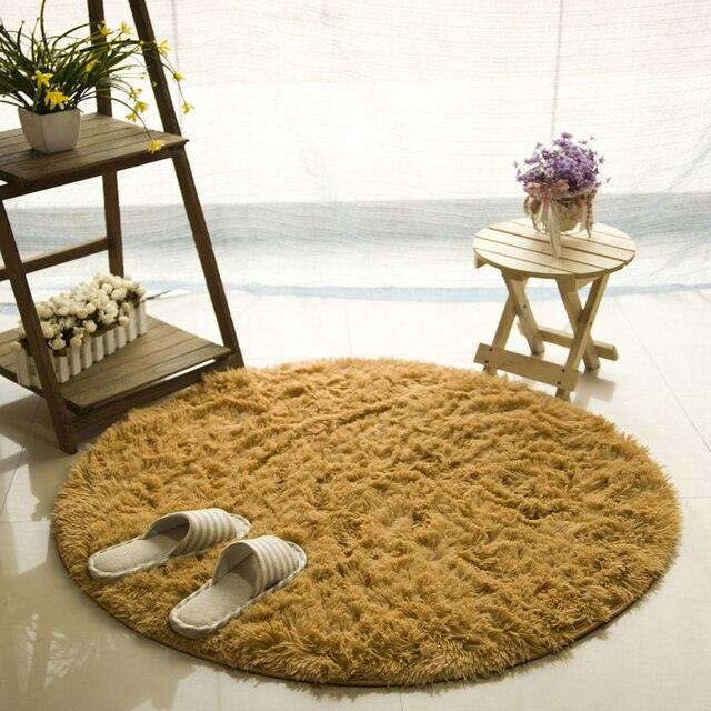 Tapis rond en fausse fourrure