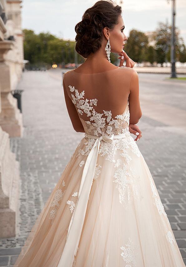 Robe de mariée grande taille en dentelle fine