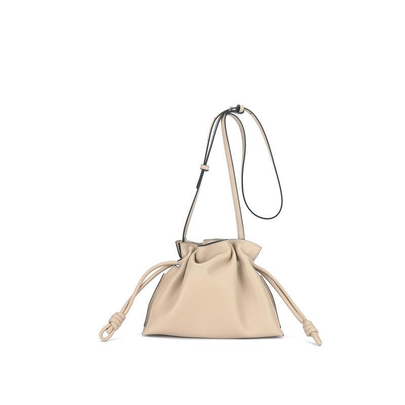 Bolso pequeño y elegante tipo cubo de cuero