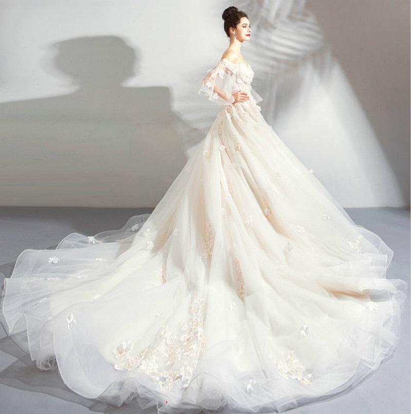 Robe de mariée de luxe en dentelle coupe A