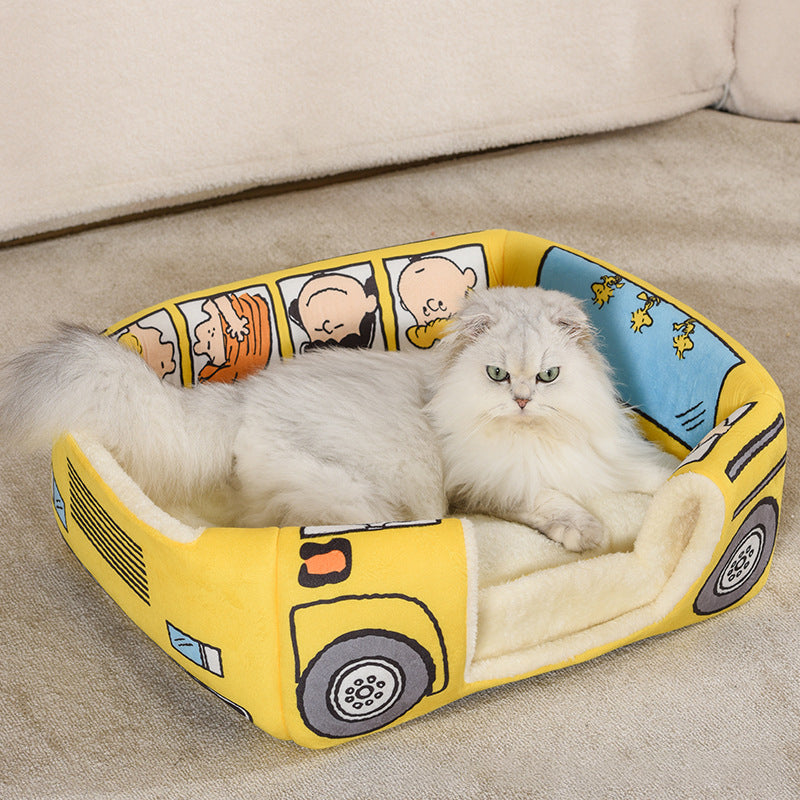 Caseta para gatos con forma de autobús