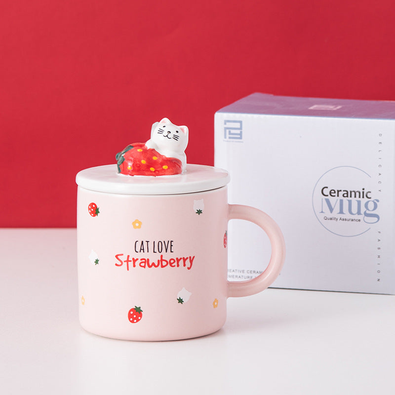 Tasse en céramique mignonne avec motif fraise