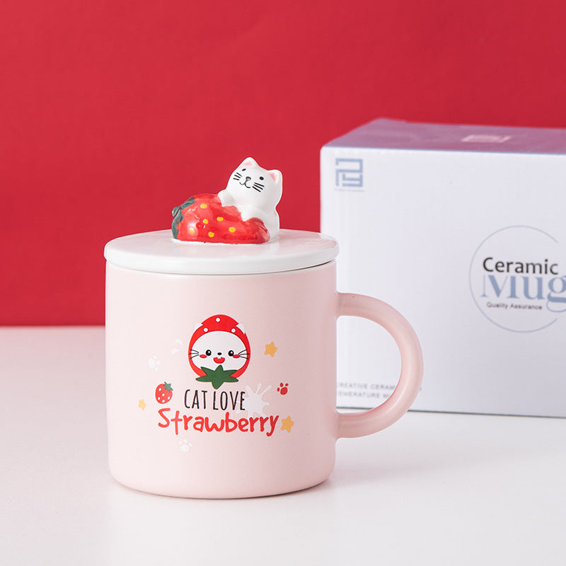 Tasse en céramique mignonne avec motif fraise