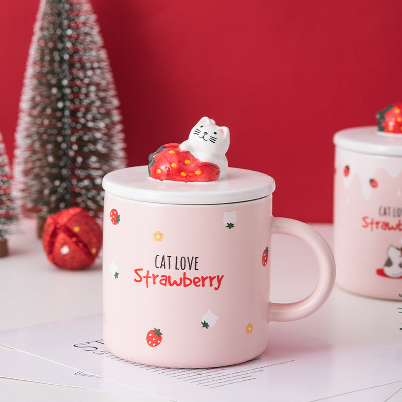 Tasse en céramique mignonne avec motif fraise