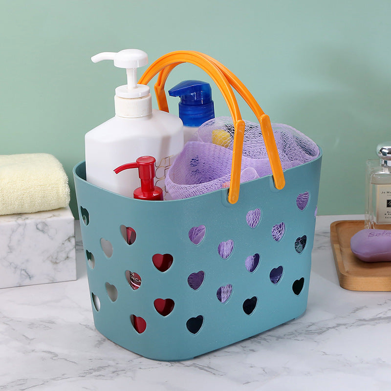 Rangement de salle de bain : articles de toilette, panier à vêtements portable, panier de bain creux.