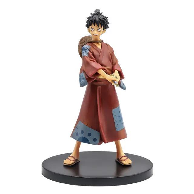 Figurine Zoro à trois lames de 18 cm