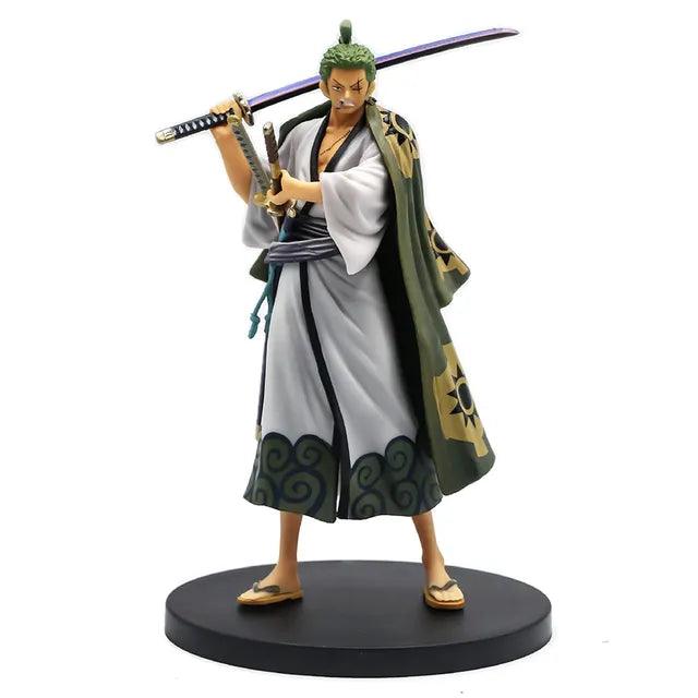 Figurine Zoro à trois lames de 18 cm